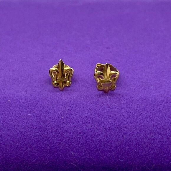 💛 14k Yellow Gold Vintage Fleur-de-Lis Earrings - Picture 2 of 5